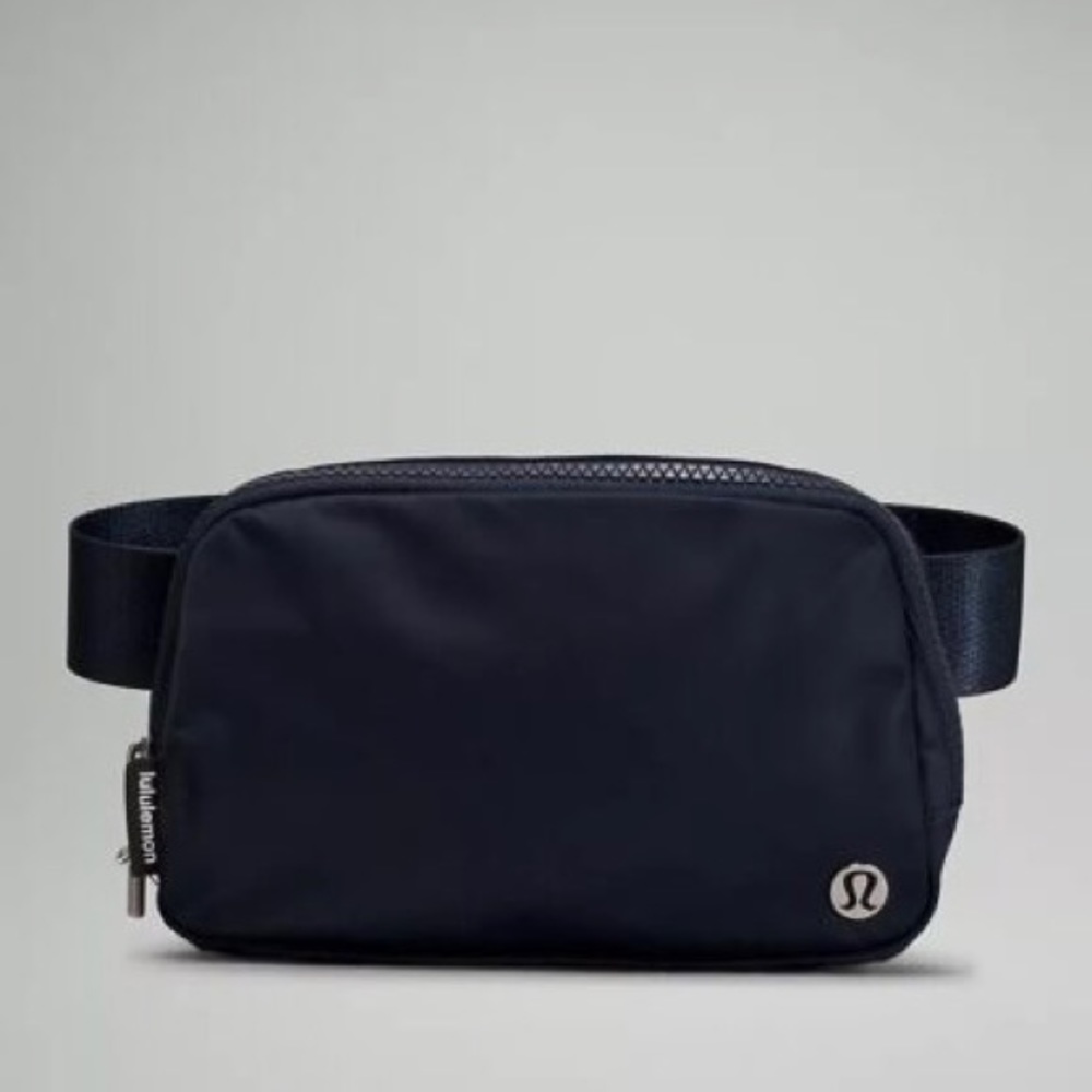 Lululemon | Everywhere Belt Bag, True Navy